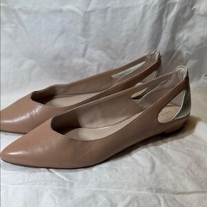 Cole Haan Tan & Gold Leather Flats - women’s size 9